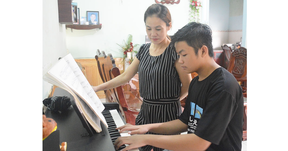 Hình xăm bàn phím đàn piano 3D (23)