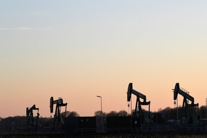 Giá xăng dầu hôm nay 24.1.2023: Dầu Brent vượt mốc 88 USD/thùng