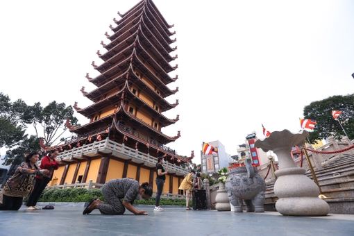 Giáo hội Phật giáo VN yêu cầu các chùa tổ chức lễ cầu an không đốt vàng mã 