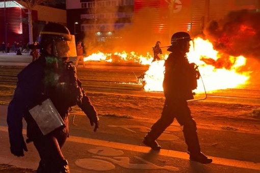 Pháp: cảnh sát liên tục đụng độ với người biểu tình