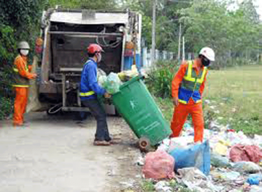 Bàn giao thiết bị xây dựng mô hình Hội nông dân thu gom rác thải sinh hoạt  