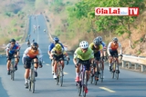 Sôi động giải đua xe đạp thị xã Ayun Pa 