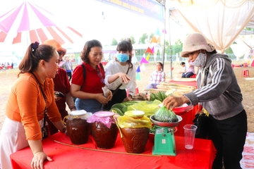 Hội chợ vùng đồng bào dân tộc thiểu số tại xã Ya Hội: Cơ hội giới thiệu, quảng bá sản phẩm