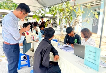 Kông Chro: Gần 200 lao động và học sinh tham gia phiên giao dịch việc làm