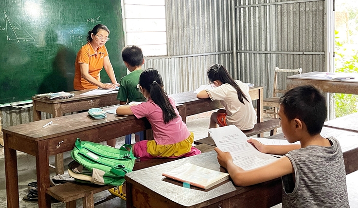 Cô giáo Võ Thị Xuân Đỉnh 30 năm mở lớp dạy học miễn phí