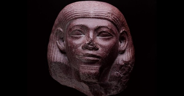 Kỳ bí báu vật Ai Cập 4.000 tuổi đào được giữa sân trường