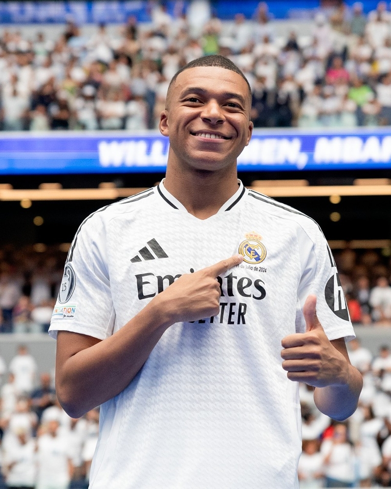 Mbappe ra mắt Real Madrid và cử chỉ gây sốt trước hàng vạn khán giả | Báo Gia Lai điện tử