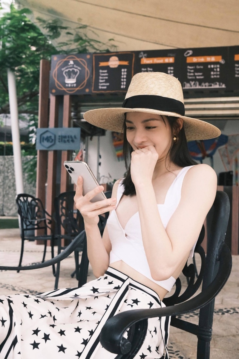 Ngắm Instagram của sao Hàn bạn sẽ kiếm được kha khá gợi ý váy hè xinh như  mộng diện trong Hè này