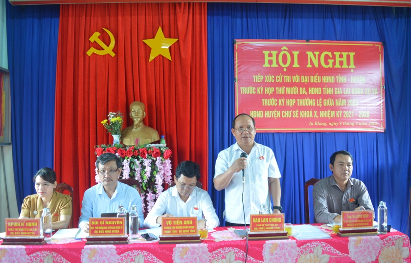 Phó Bí thư Tỉnh ủy Rah Lan Chung tiếp xúc cử tri tại huyện Chư Sê  ảnh 1