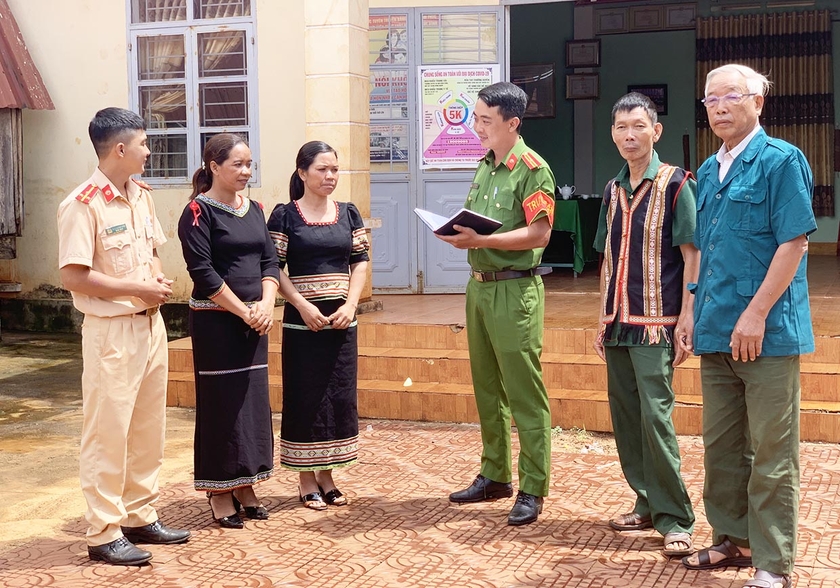 Chung tay giữ gìn bình yên buôn làng ảnh 1