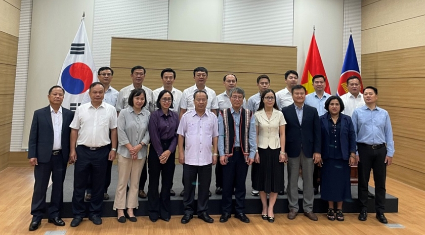 Đoàn công tác tỉnh Gia Lai thăm và làm việc với Đại sứ quán Việt Nam tại Hàn Quốc. Ảnh: Trương Công Hoài ảnh 1