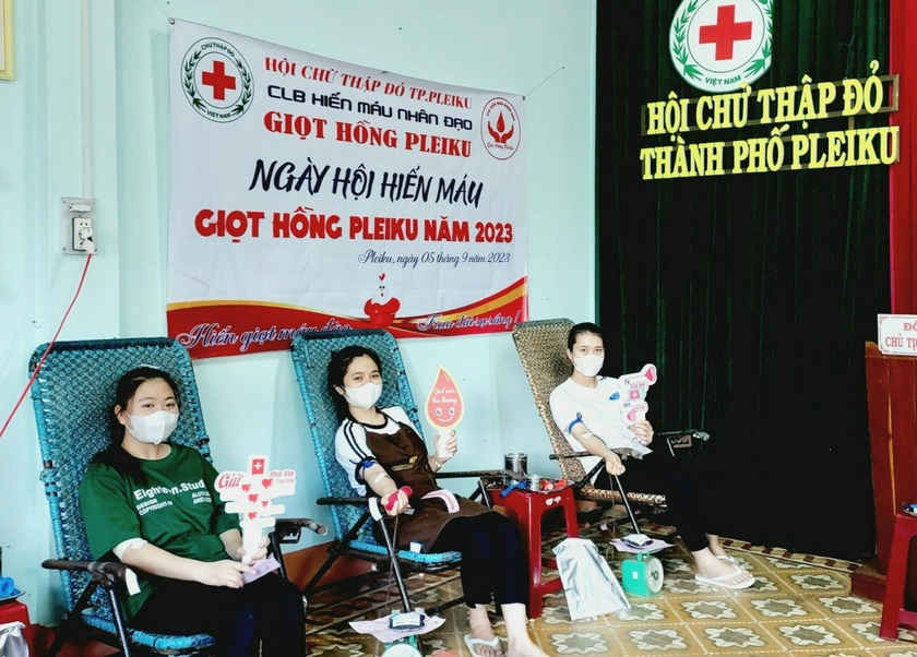 Ngày hội hiến máu tình nguyện “Giọt hồng Pleiku” thu về 113 đơn vị máu ảnh 1