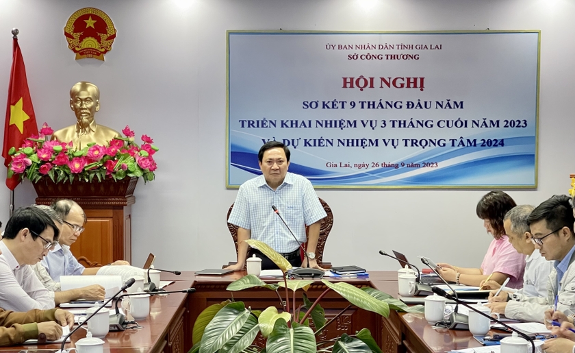 Ông Phạm Văn Binh-Giám đốc Sở Công thương Gia Lai phát biểu chỉ đạo hội nghị. Ảnh: V.T ảnh 2