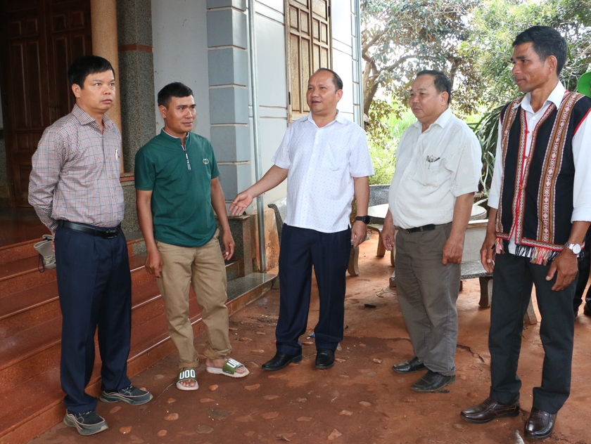 Phó Bí thư Tỉnh ủy Rah Lan Chung: Xây dựng làng nông thôn mới phải thực chất ảnh 2