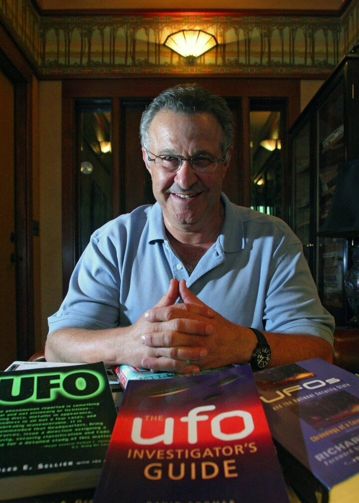 Jim Ledwith được biết đến nhiều hơn ở Sonoma với cái tên “UFO Jim”. Ông ấy sẽ chia sẻ chuyên môn của mình tại Trung tâm Cộng đồng Sonoma. Ảnh: Robbi Pengelly/Index-Tribune ảnh 1