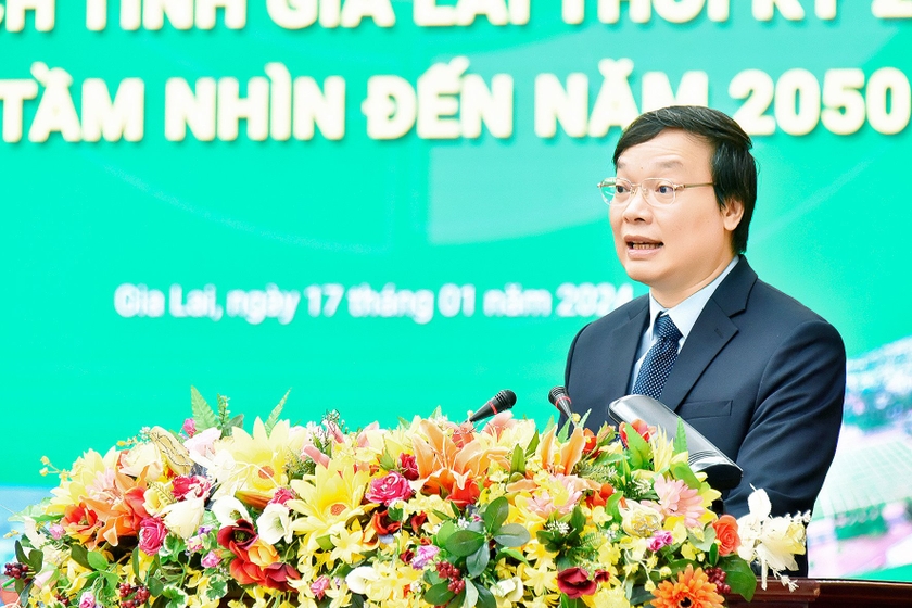Phó Bí thư Tỉnh ủy, Chủ tịch UBND tỉnh Trương Hải Long phát biểu tại hội nghị. Ảnh: Đức Thụy