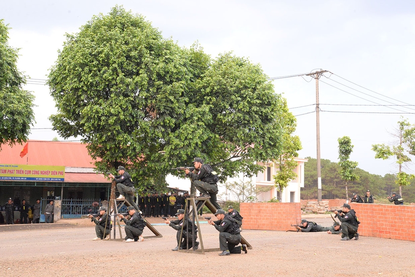 Lực lượng Cảnh sát Cơ động Công an tỉnh tham gia diễn tập thực binh năm 2023. Ảnh: Thúy Trinh