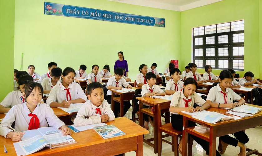 Cơ sở vật chất, trang thiết bị được đầu tư khang trang đã giúp học sinh Trường THCS Nguyễn Trãi học tập tốt hơn. Ảnh: N.H