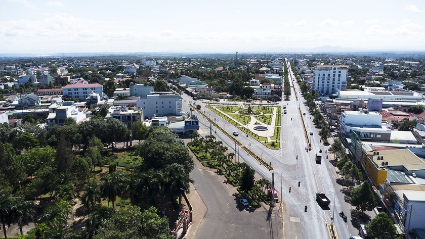 Các dự án giao đất, đấu giá đất có thu tiền sử dụng đất trên địa bàn chưa được triển khai nên thu tiền sử dụng đất đạt thấp. Ảnh: Quang Tấn