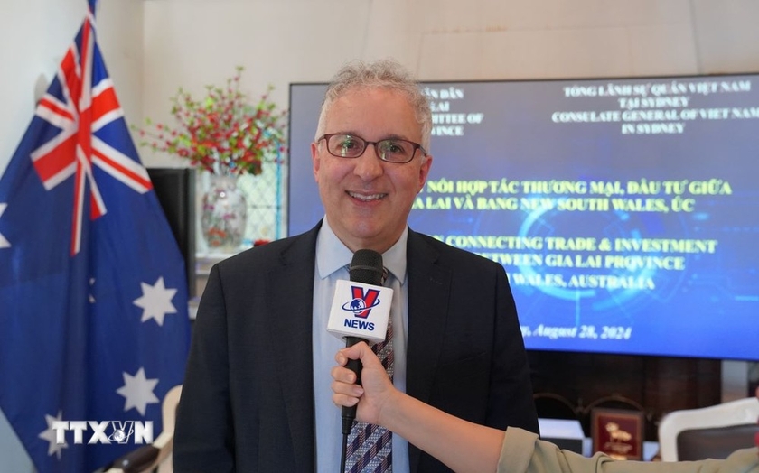 Tiến sỹ Frank Alafaci, Chủ tịch Hội đồng Hội nghị thượng đỉnh doanh nghiệp Australia (ABSC), trả lời phỏng vấn. (Ảnh: Lê Đạt/TTXVN)