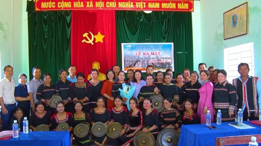 Đến nay, huyện Chư Prông đã thành lập được 56 đội cồng chiêng ở các thôn, làng.