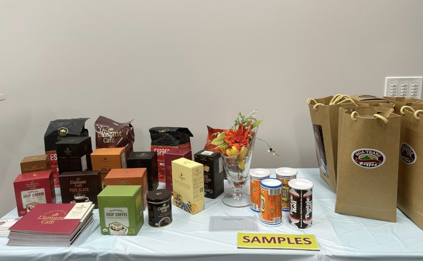 Sản phẩm cà phê L&apos;amant (Công ty TNHH Vĩnh Hiệp) và cà phê Hoa Trang (Công ty TNHH xuất nhập khẩu Hoa Trang) được trưng bày tại các buổi tọa đàm, hội thảo.