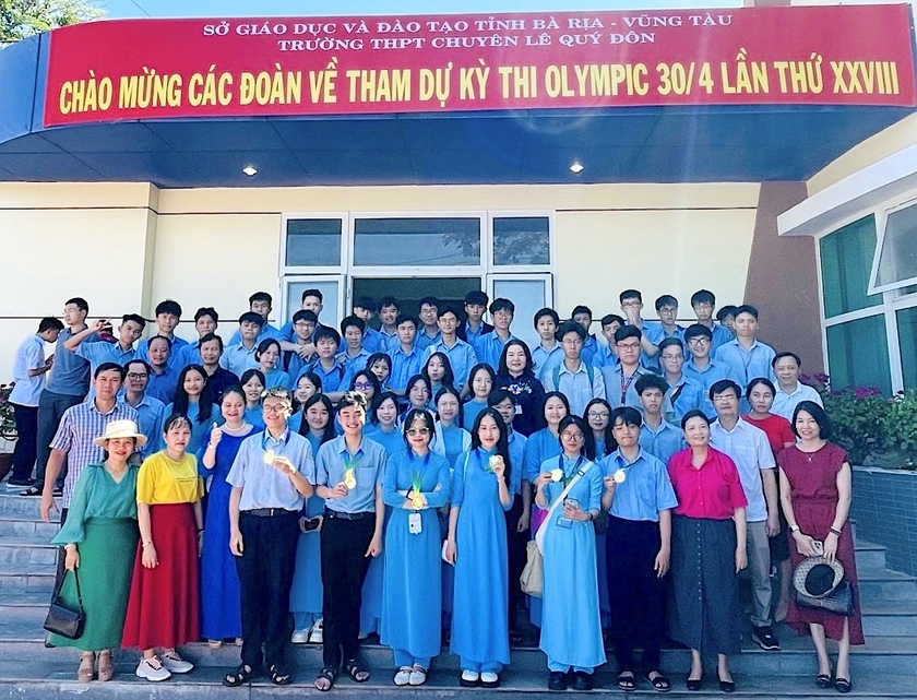 Học sinh Trường THPT chuyên Hùng Vương đạt 45 huy chương (6 huy chương vàng, 25 huy chương bạc và 14 huy chương đồng) tại Kỳ thi Olympic truyền thống 30-4 lần thứ 28. Ảnh: ĐVCC