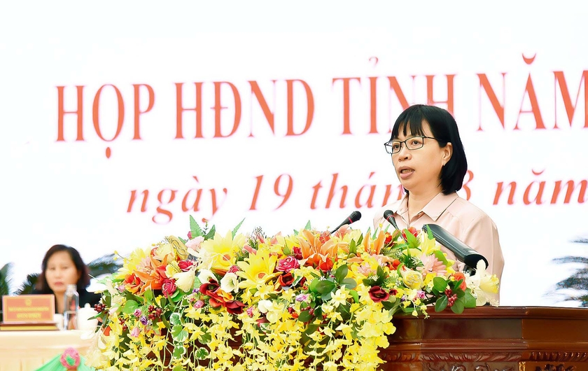 Phó Chủ tịch UBND tỉnh Nguyễn Thị Thanh Lịch phát biểu tại phiên giải trình. Ảnh: Đ.T