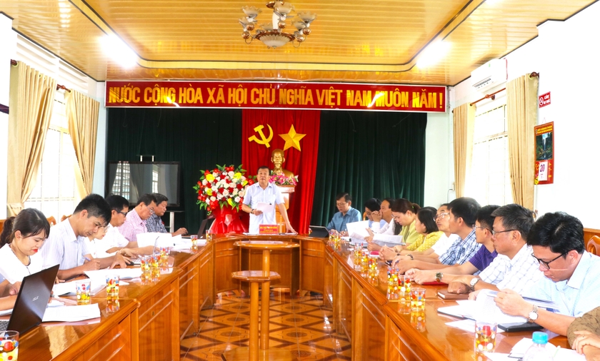 Quang cảnh buổi giám sát cải cách hành chính tại huyện Kbang. Ảnh: Ngọc Minh