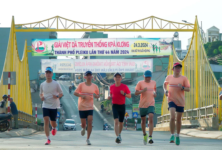 Các runner tích cực tập luyện chờ ngày so tài. Ảnh: Đức Thụy