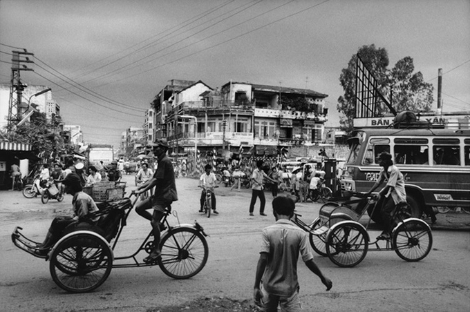 Chợ Lớn: Khám phá ngay hình ảnh về Chợ Lớn đầy sôi động, tấp nập và đa dạng những sản phẩm đến từ khắp các vùng miền của đất nước. Điểm đến không thể bỏ qua khi bạn muốn tìm hiểu về văn hóa và con người Sài Gòn.