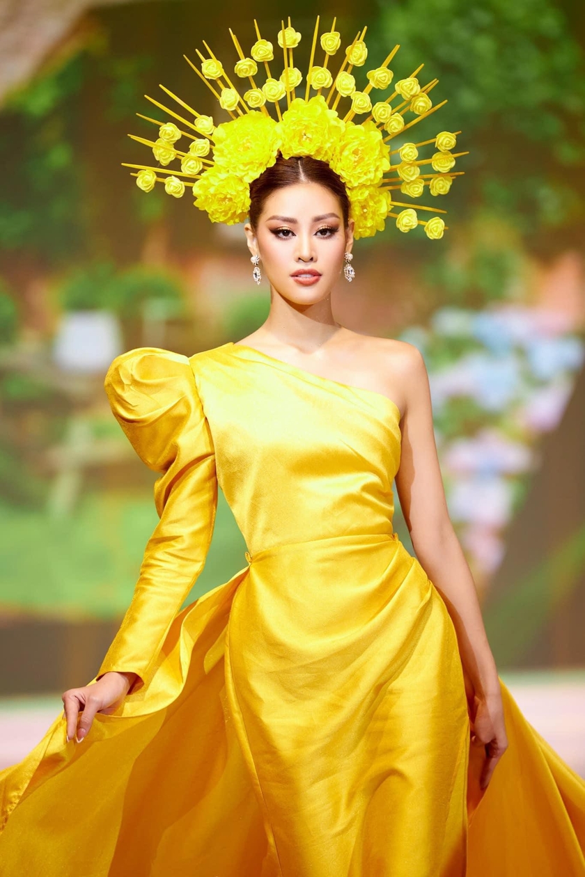 Hoa hậu Hoàn vũ Việt Nam 2019 kiêu sa, lộng lẫy trên sàn diễn thời trang.